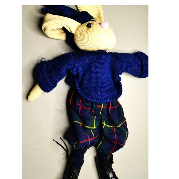 Vintage Pair Of Stuffed Bunnies In Figure Skates Winter Holiday Decor - Picture 4 of 6